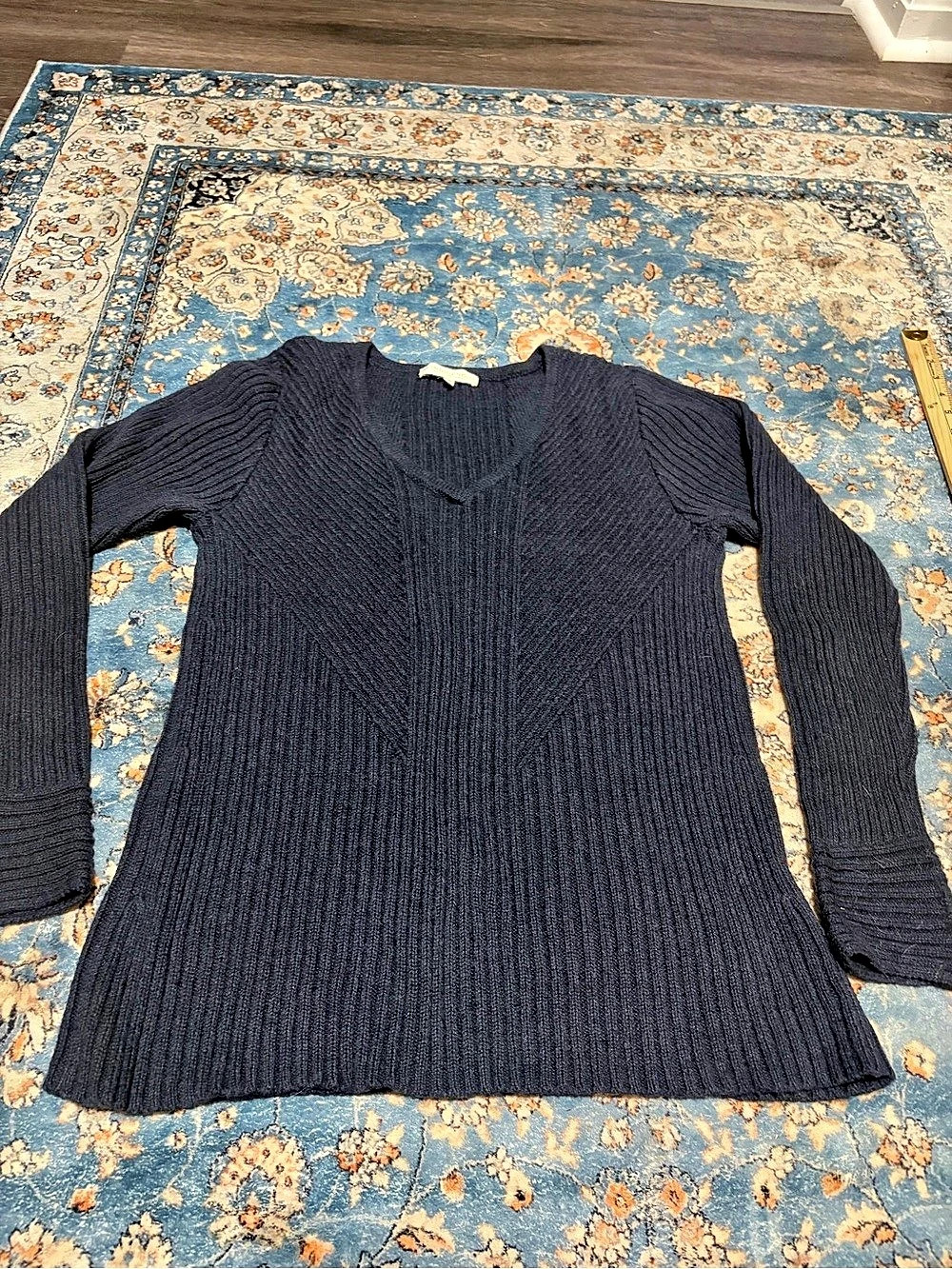 Indigenous Ribbed V-Neck Organic Cotton Sweater Size Small
